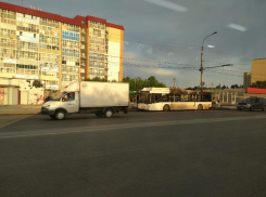 Причину пожара в загоревшемся автобусе в Волгограде назвали специалисты