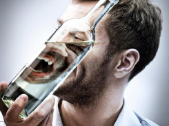 В Волжском задержан 26-летний за сбыт поддельной водки