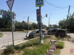 Троих отправил в больницу летун на красный на юге Волгограда