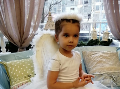 Нежный ангел Мария Лобачева в конкурсе «Детский новогодний костюм-2020»