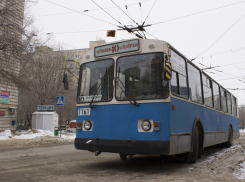 Пять покрашенных и отремонтированных троллейбусов вышли на маршрут №9 Волгограда