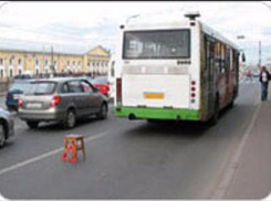 Очередной автобус «Питеравто» высадил пассажиров на дороге в Волгограде из-за поломки 