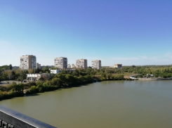 Тело женщины обнаружили в воде напротив заброшенного парка «Дружба» в Волгограде