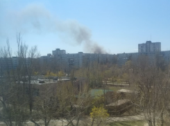 Рядом с «Парк Хаусом» тушат крупный пожар