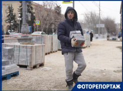 Успеть к Новому году: как в Волгограде аврально реконструируют Аллею Героев