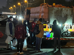 «Тоненькая струйка и грязная»: волгоградцам возвращают воду после фекального ЧП