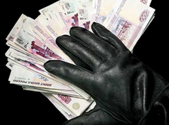 В Волгограде мужчину ударили по голове бутылкой и похитили из авто 450 тысяч