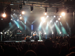 Варум и Агутин сумели переманить фанатов «Ротора» к себе на концерт в Волгограде