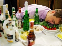 Пенсионерка из Волжского 5 дней жила в квартире с мертвым братом