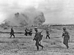 25 июля 1942 года - немецкая армия прорывает фронт благодаря огромному перевесу сил