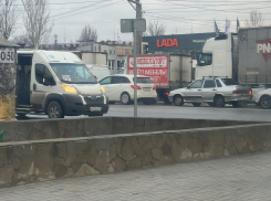 Мост открыли, а пробки есть: волгоградцы «застряли» в первый день зимы