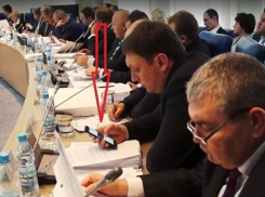 Депутат Николай Лукьяненко «завис» в соцсетях на заседании о принятии бюджета Волгоградской области 