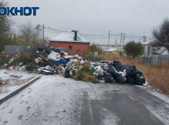 Дорогу мусорным завалом перекрыли жители Волгограда