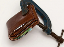 Более половины волгоградцев живут с кредитами