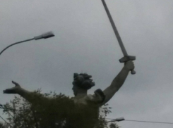 Волгоградцы возмущены москвичкой, назвавшей скульптуру «Родина мать – зовет!» яжматерью