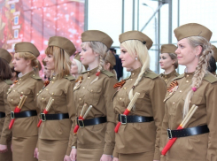 На улицы Волгограда выйдут 60 регулировщиц в форме военных лет