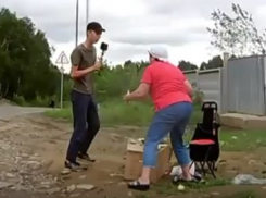 В Волгограде появилось видео тиктокера, напавшего на пенсионерку