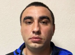 Не вспомнил, сколько раз бил, и кинулся на умиравшего: Арсен Мелконян показал, как убивал волгоградца за пост в чате