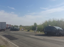 Годовалого и детей 10-14 лет спасают в реанимации после смертельного ДТП под Волгоградом