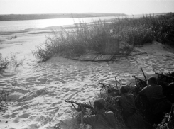 17 августа 1942 года - немцы оттеснили советские войска на левый берег Дона