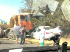 Водитель Škoda погиб при столкновении иномарки с бетоновозом, - волгоградцы