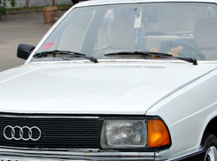 Audi слетела с плотины на юге Волгограда