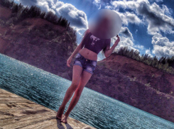 Фигуристую волгоградку обвинили в порче красивого вида собой