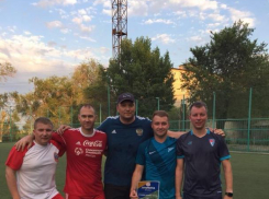 Волгоградские депутаты гоняют в футбол и устраивают себе фотосессии