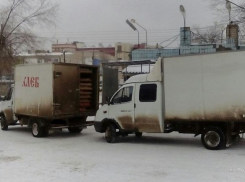 Водитель фургона протаранил «Газель» и сбил волгоградца на хлебозаводе 