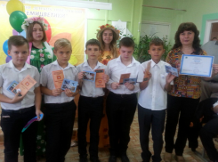 В Волжском дети собрали цветик-семицветик