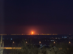 Странные вспышки в небе испугали жителей юга Волгограда