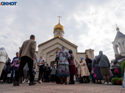 Волгоградцев просят не вестись на фальшивые крестные ходы с политическими лозунгами