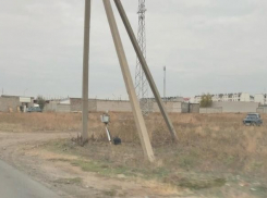 Новая тренога появилась при въезде на новый мост в Волжском
