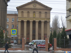 В Волгограде эвакуировали суды, вокзал и торговые центры