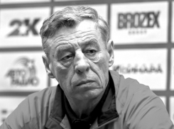 Умер сыгравший 200 матчей за «Ротор» вратарь Владющенков