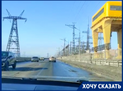 Ямы занимают 30%: как выглядят два года ремонта моста через Волжскую ГЭС