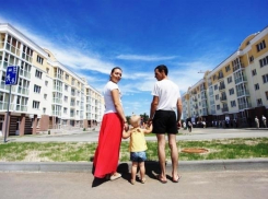 «Жилье для российской семьи» под угрозой срыва из-за нарушения мэрии Волжского 