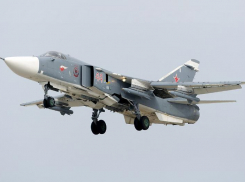 Бомбардировщики Су-24 заполнили небо под Волгоградом 