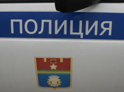 Полицейские на руках вынесли надышавшегося дымом волгоградца из горящего здания