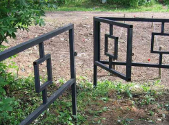 Под Волгоградом мужчина воровал с кладбищ ограды и сдавал их в металлолом