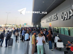 Что творится в аэропорту Дубая после атаки Ирана: вход закрыт, рейсы отменены