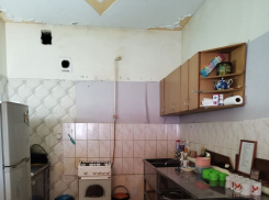 Волгоградские пенсионеры и инвалиды живут в антисанитарии и могут сгореть заживо 