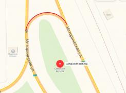 На Самарском разъезде фура перекрыла проезд