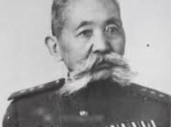 На юге Волгограда открыли памятный знак известному герою Советского Союза