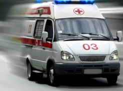 Под Волгоградом Кия опрокинулась в кювет: пострадали двое