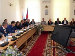 Волгоградские депутаты в ноябре могут истощить свои организмы на работе