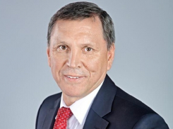 Волгоградский депутат на Ford Fiesta отмечает день рождения