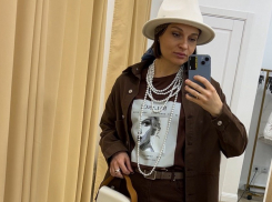 Уберите это подальше: волгоградский стилист избавляет от вредной привычки