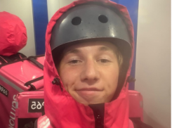 Инцидент со сбитым в ДТП курьером в Волгограде прокомментировал «Самокат»