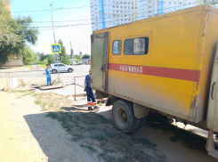 В Волгограде назвали причину мощного порыва у элитного ЖК в Волгограде